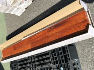 アウトレット　（3ケース売り切り）　カリン　無垢　（ウレタンクリア塗装）　梱包の様子