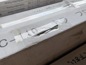 アウトレット　（3ケース+おまけ8枚　売り切り）　ナラ　無垢　（ウレタンクリア塗装）　外装破損個所テープ修正