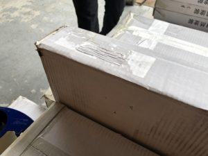 アウトレット　（3ケース+おまけ8枚　売り切り）　ナラ　無垢　（ウレタンクリア塗装）　外装破損個所テープ修正