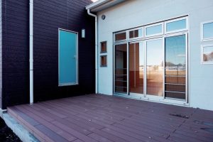 保育園デッキ P205色(標準色)